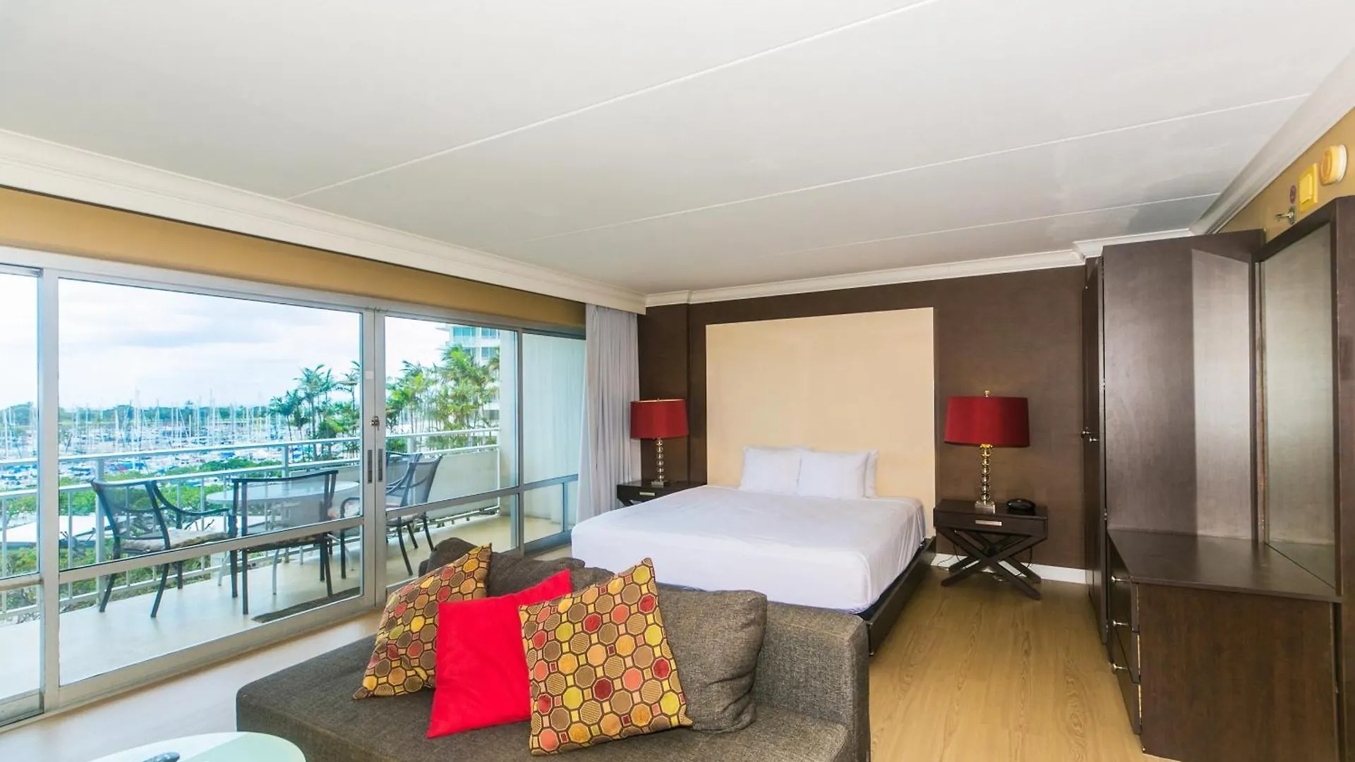 Apartman Ilikai Tower One Bedroom Harbor View Honolulu